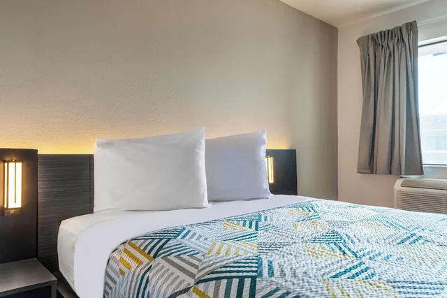 غرفة قياسية بسرير كوين، Motel6 Rolling Meadows, IL - Chicago Northwest 4/5