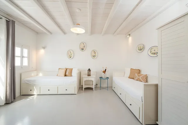 Traditional, House, Queen Bed, 2 Sofa، La Stella Hotel 3/4