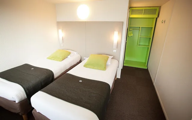 غرفة قياسية بسريرين منفصلين، Hotel Campanile Nimes Sud Caissargues 2/3
