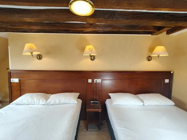 غرفة كومفورت رباعية بسريرين مزدوجين، Hotel Havane Opera 8/10