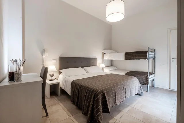 غرفة رباعية، Hotel Condor 2/4