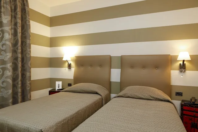 غرفة بسريرين منفصلين، Hotel Lancaster 4/6
