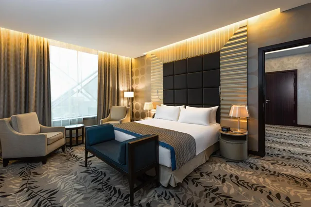 جناح بسرير كينج بغرفة نوم واحدة، كراون بلازا آر دي سي الرياض - فندق و مركز مؤتمرات(Crowne Plaza Riyadh Itcc) 1/5