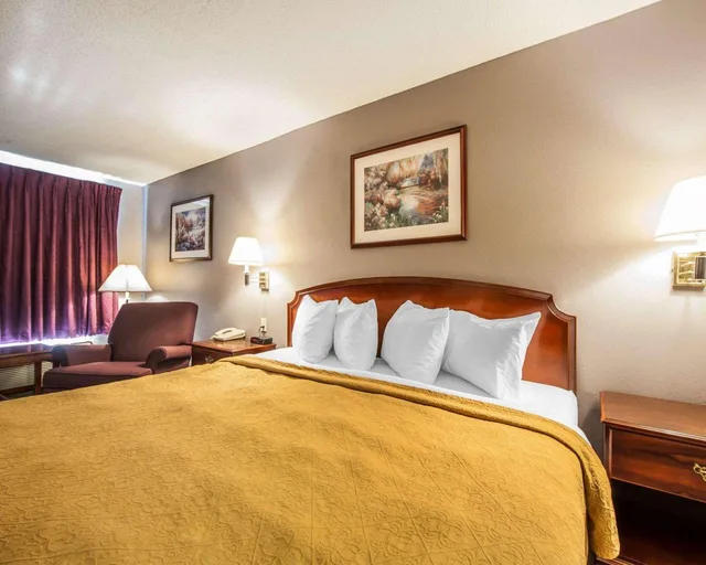 غرفة بسرير كينج، Quality Inn Ashland, KY 1/3