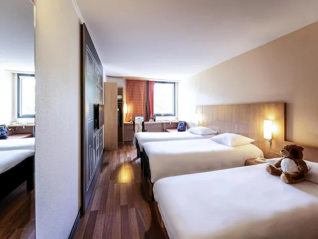 غرفة قياسية بثلاثة أسرّة، Ibis Sarlat 2/9