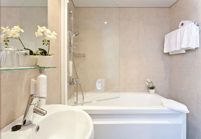 Zen, Twin Beds, Hot Tub، The von Stackelberg Hotel Tallinn 6/6
