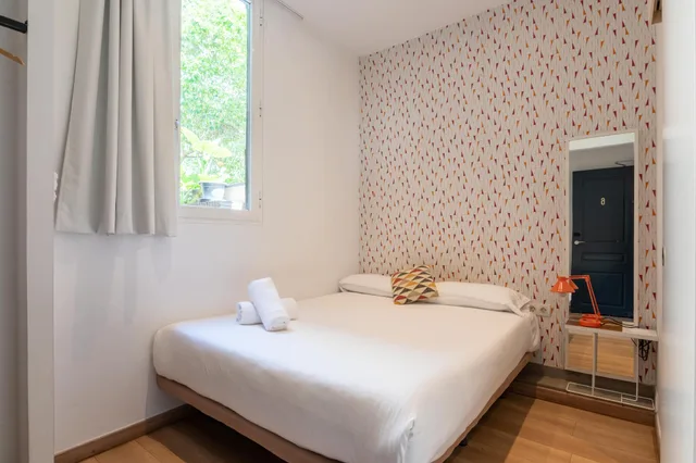 غرفة بسرير مزدوج بحمام خاص، Rodamon Barcelona Hostel 1/1