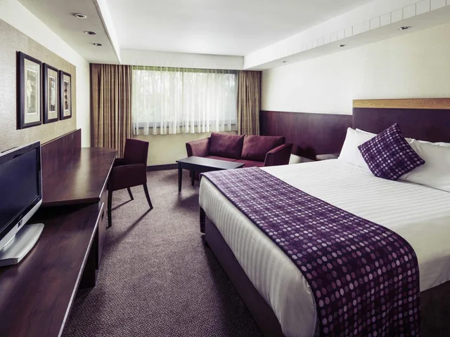 غرفة كلاسيكية عائلية مع أريكة، Mercure Swansea Hotel 1/5