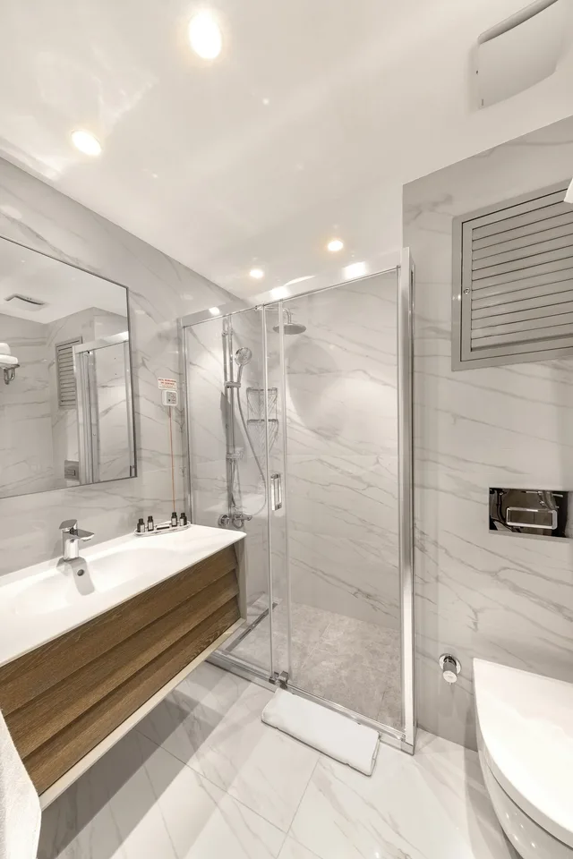 Superior, Double Bed, Street View، Mula Hotel 3/3