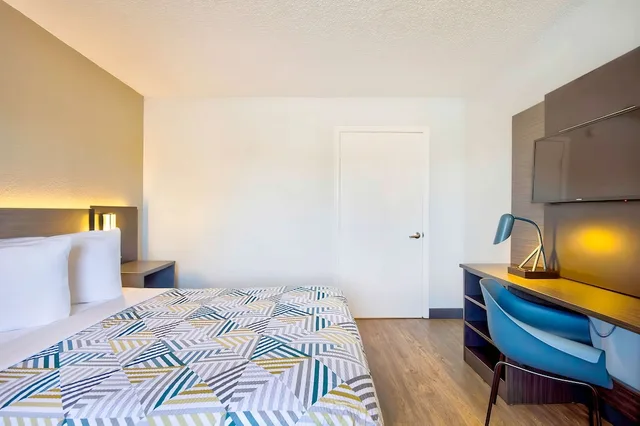 غرفة قياسية بسرير مزدوج، Motel6 Vallejo, CA - Six Flags West 4/8
