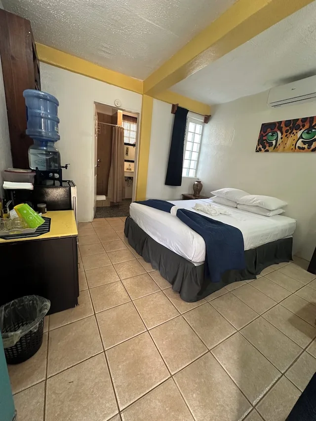 Standard, Queen Bed, Courtyard View, All Seasons Guest House 3/8