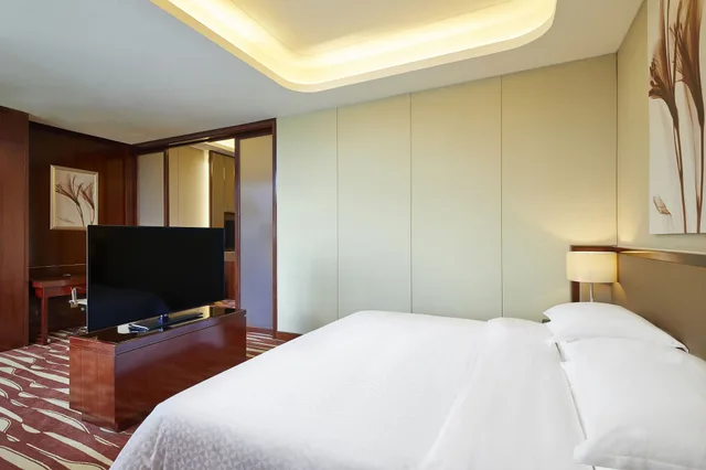 جناح جونيور بسرير كينج بإطلالة على الجبل، Four Points By Sheraton Liupanshui 1/1
