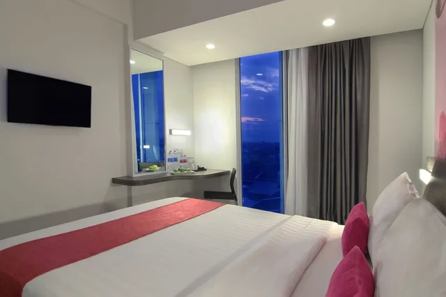 Deluxe, Twin Beds, favehotel Pekanbaru 2/4