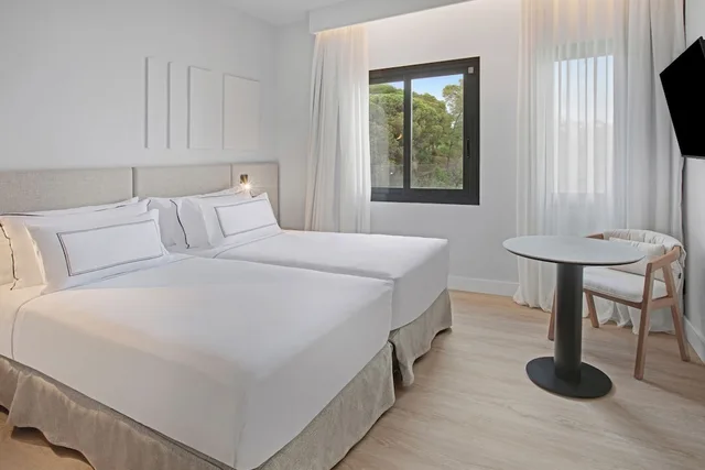 Melia, Guest Room, Family, Twin Beds، Melia Lloret De Mar 2/2