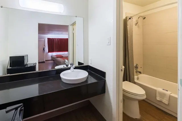 غرفة قياسية بسريرين كوين، Motel6 Stephenville, TX 4/5