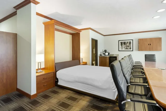 شقة بسرير كينج بمطبخ، Best Western Plus The Inn At Horse Heaven 2/4