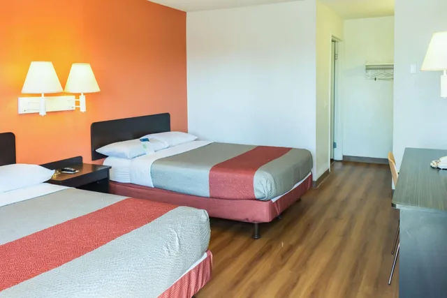 غرفة رباعية، Motel6 Bakersfield, CA - East 5/10