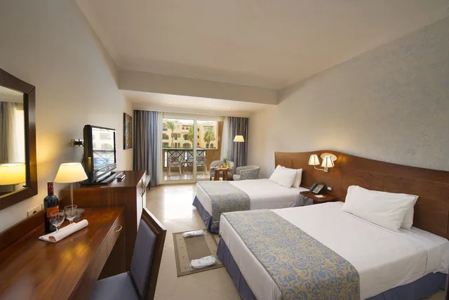 غرفة قياسية بسريرين منفصلين بإطلالة على المسبح، Stella Gardens Resort & Spa 2/10