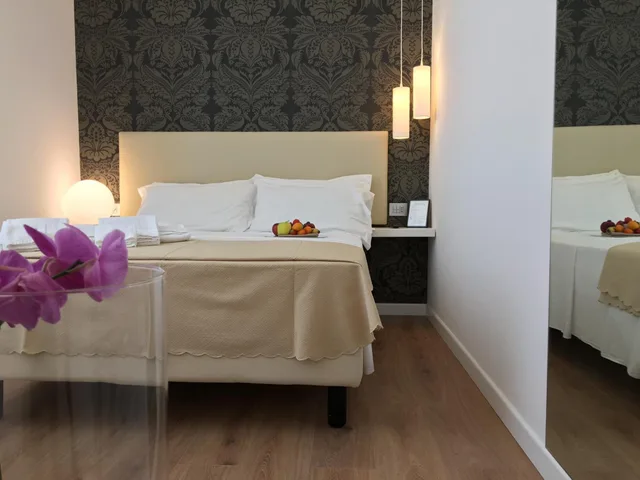 غرفة بسرير كوين، Sanremo Luxury Suites 5/8