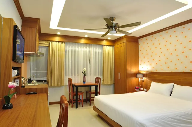Standard, King Bed, Kitchenette, Green Harbor Hotel And Service Apartment 9/10