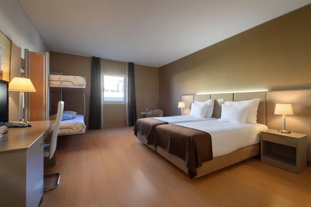 غرفة ديلوكس عائلية، Tryp By Wyndham Porto Centro Hotel 3/3