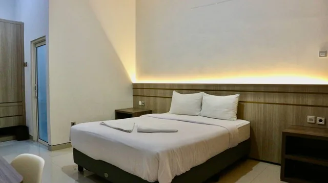 غرفة ديلوكس، El Malik Hotel Sumenep 2/4