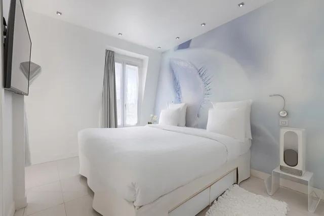 جناح جونيور، Hotel Maison Lenoir 5/9