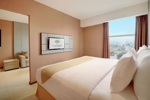 Suite, King Bed, City View, Yuan Garden Pasar Baru 1/4