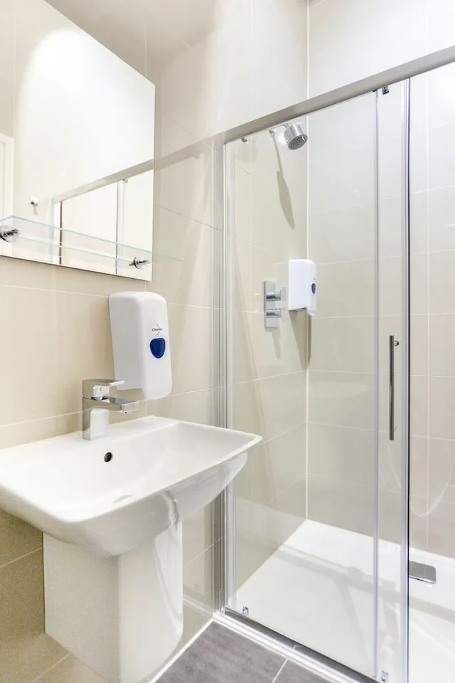 غرفة ديلوكس بسرير مزدوج، Green View Hotel Near Dartford 3/3