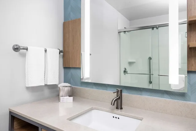 غرفة قياسية بسريرين كوين، Hilton Garden Inn West Palm Beach Airport 5/8