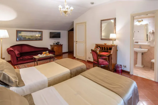 غرفة ثلاثية، Forum Hotel Rome 4/9