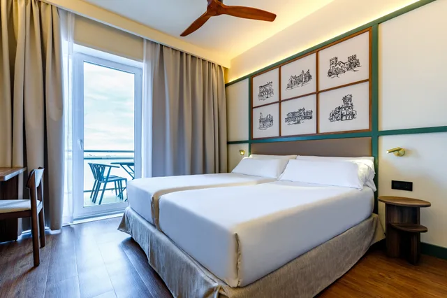 غرفة قياسية رباعية، Petit Palace Tamarises 7/10