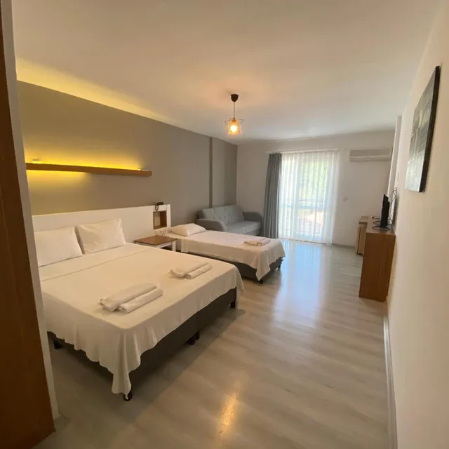 غرفة ثلاثية بشرفة، Grand Emir Hotel & SPA 4/10