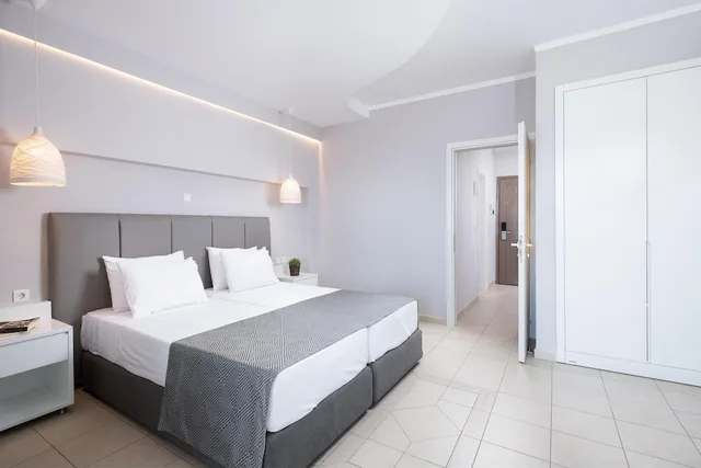 جناح جونيور بإطلالة على البحر، Alexandros Palace Hotel and Suites 3/10