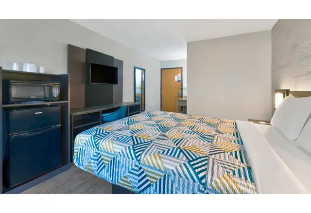 غرفة بسرير مزدوج، Motel6 Cedar Rapids, IA - Airport 1/2