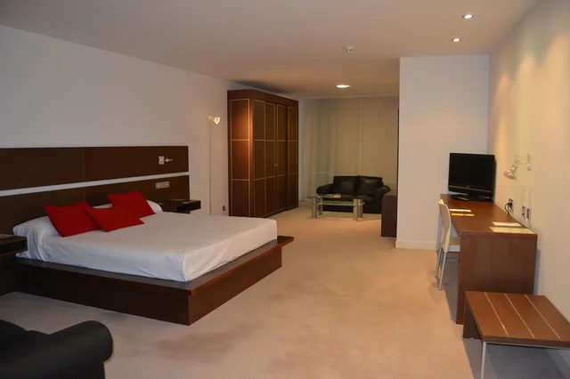 غرفة بسرير مزدوج أو سريرين منفصلين مع سرير إضافي، Spa Sercotel Odeon 1/9