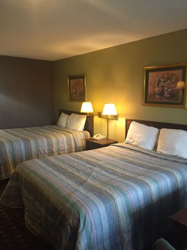 Standard, 2 Queen Beds, Rodeway Inn & Suites Smyrna - Nashville Area 1/2