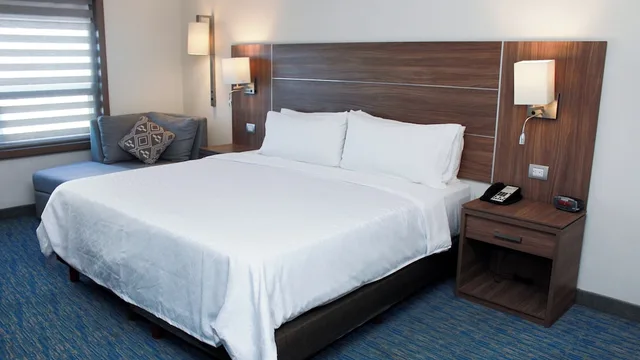غرفة قياسية بسرير كينج، Holiday Inn Express And Suites Ciudad Obregon 5/10
