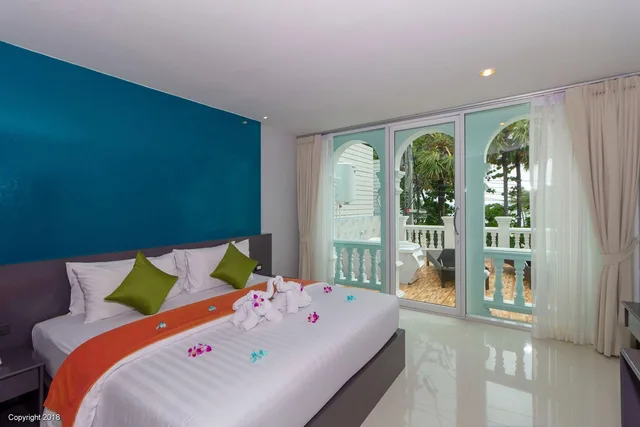 Deluxe, Pool Access، MODERN LIVING HOTEL 1/3
