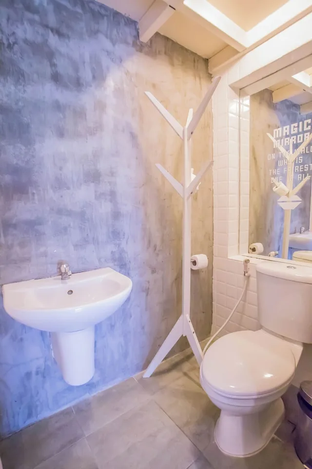 Private, 2 Bunk Beds, Private Bathroom، Atlas Bangkok Hotel 2/3
