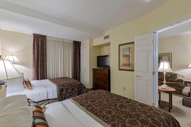 جناح بغرفتي نوم، Staybridge Suites Harrisburg Hershey 3/6
