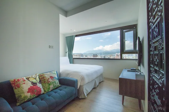 غرفة كلاسيكية بسرير مزدوج وسريرين منفصلين بحمام خاص، Nk Hostel 4/8