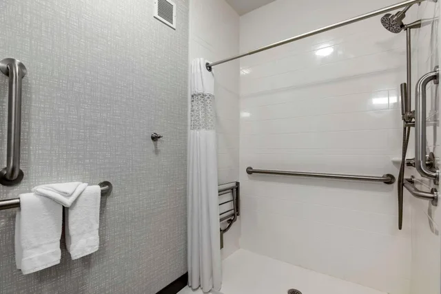 غرفة بسرير مزدوج، Hampton Inn Ft Collins 4/4