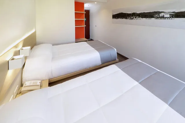 غرفة قياسية بسريرين منفصلين، City Express Junior by Marriott Tijuana Otay 3/7