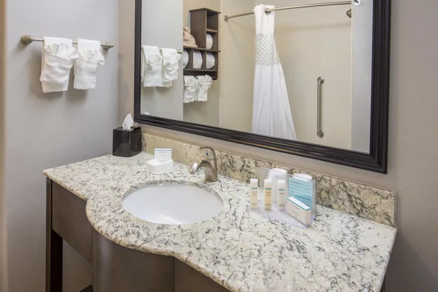 جناح استوديو تنفيذي بسرير كينج مع أريكة، Hampton Inn & Suites Temecula 6/8
