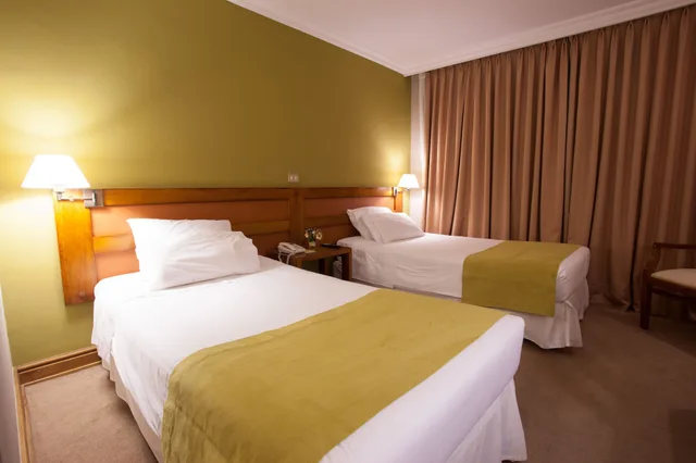غرفة بسريرين منفصلين، Hotel Almasur Punta Arenas 5/10