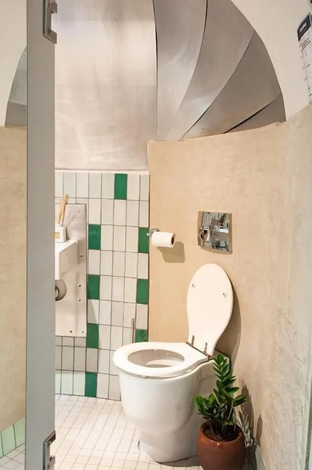 غرفة قياسية بسرير كينج بإطلالة على الفناء، The Grand Daddy Boutique Hotel 9/10