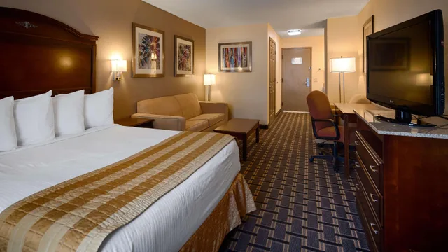غرفة بسرير كوين، Best Western Allatoona Inn and Suites 1/7