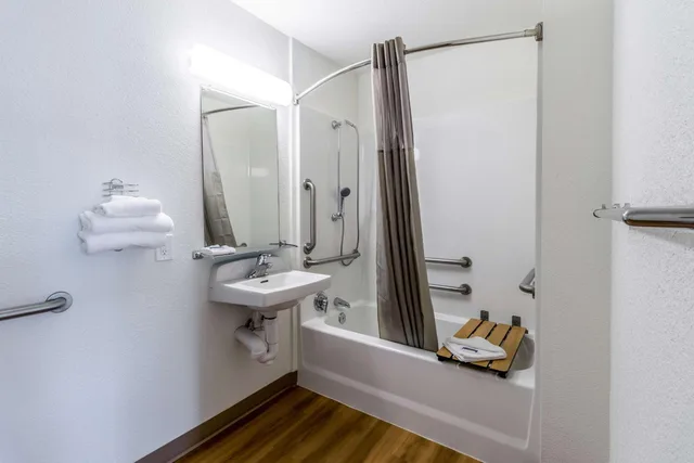 غرفة بريميوم رباعية، Motel6 Kirkland, WA - North Kirkland 10/10