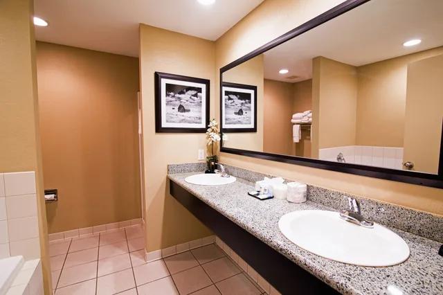 جناح كبير بسرير كينج، Best Western Plus Heritage Inn 7/8